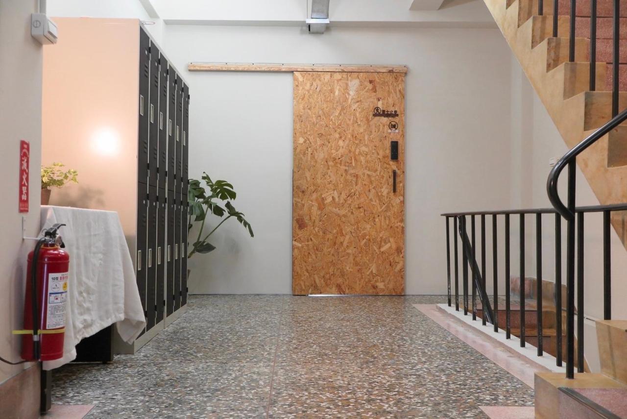 Walk Home Hostel Цзяи Экстерьер фото